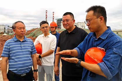 瀘天化股份公司黨委書記廖廷君一行到10萬噸/年綠色精細(xì)化學(xué)品項(xiàng)目建設(shè)現(xiàn)場(chǎng)調(diào)研指導(dǎo)工作
